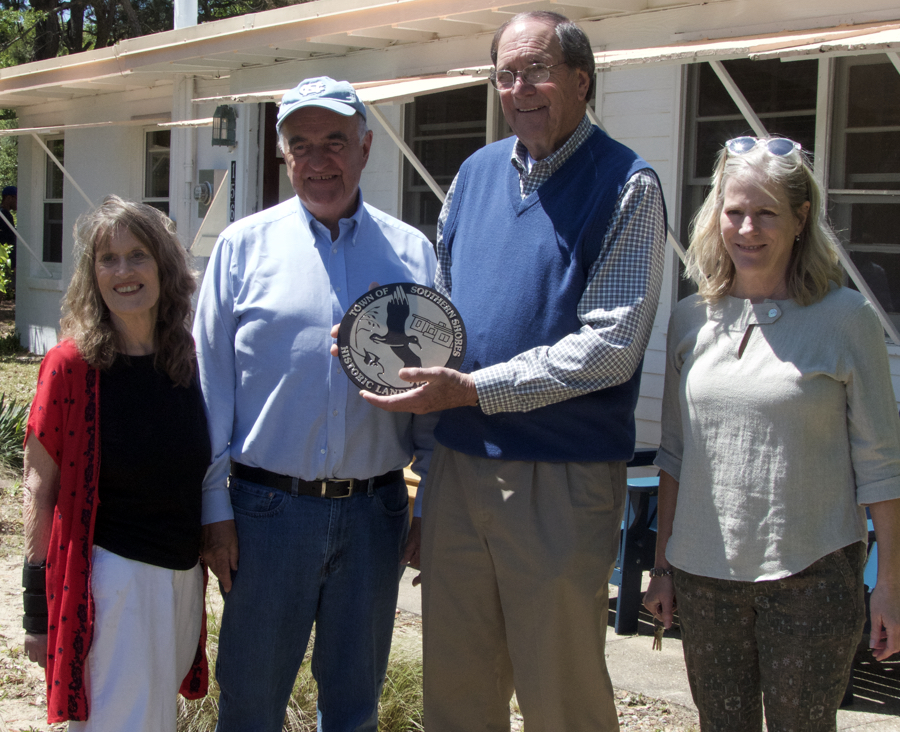 Mayor Tom Bennett presents Sally and Steve Gudas with a Historic Landmark plaque. (LroR) Sally Gudas, Steve Gudas, Tom Bennett, Lee Whitley, Historic Landmark Committee.